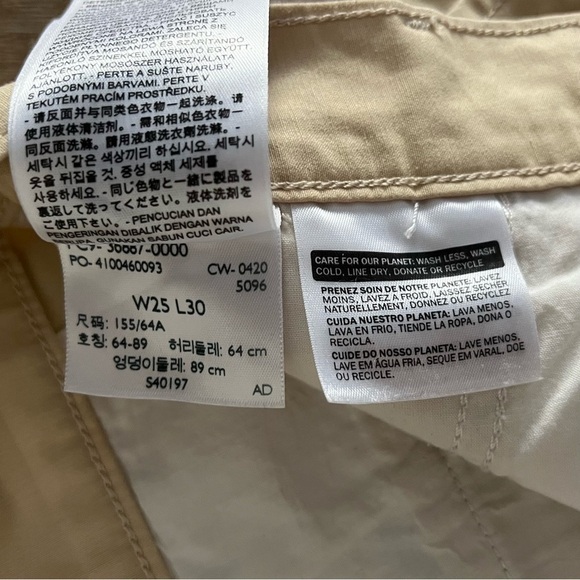 Levi’s Premium 100% Cotton High Loose Pleated Pants - Cream Beige - Size 25 - Picture 9 of 13